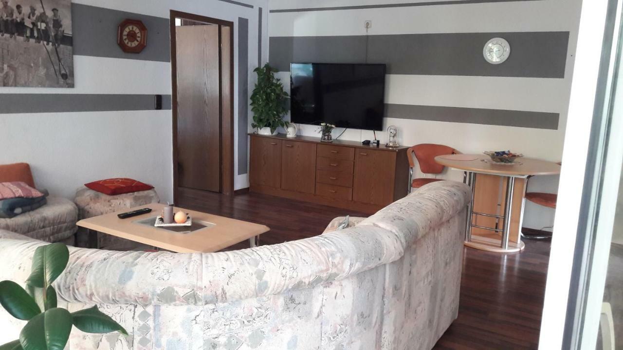 אלגרמישן Wohnung Fuer Monteure Und Messebauer מראה חיצוני תמונה